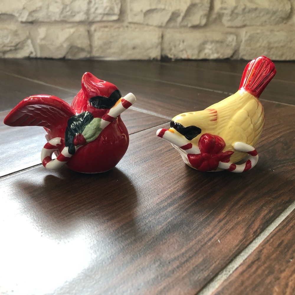 Lenox “Winter Greetings” Christmas Holiday Bird Salt and Pepper Set